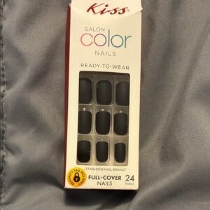 Kiss Black Ready-to-Wear Full-Cover Salon Nails